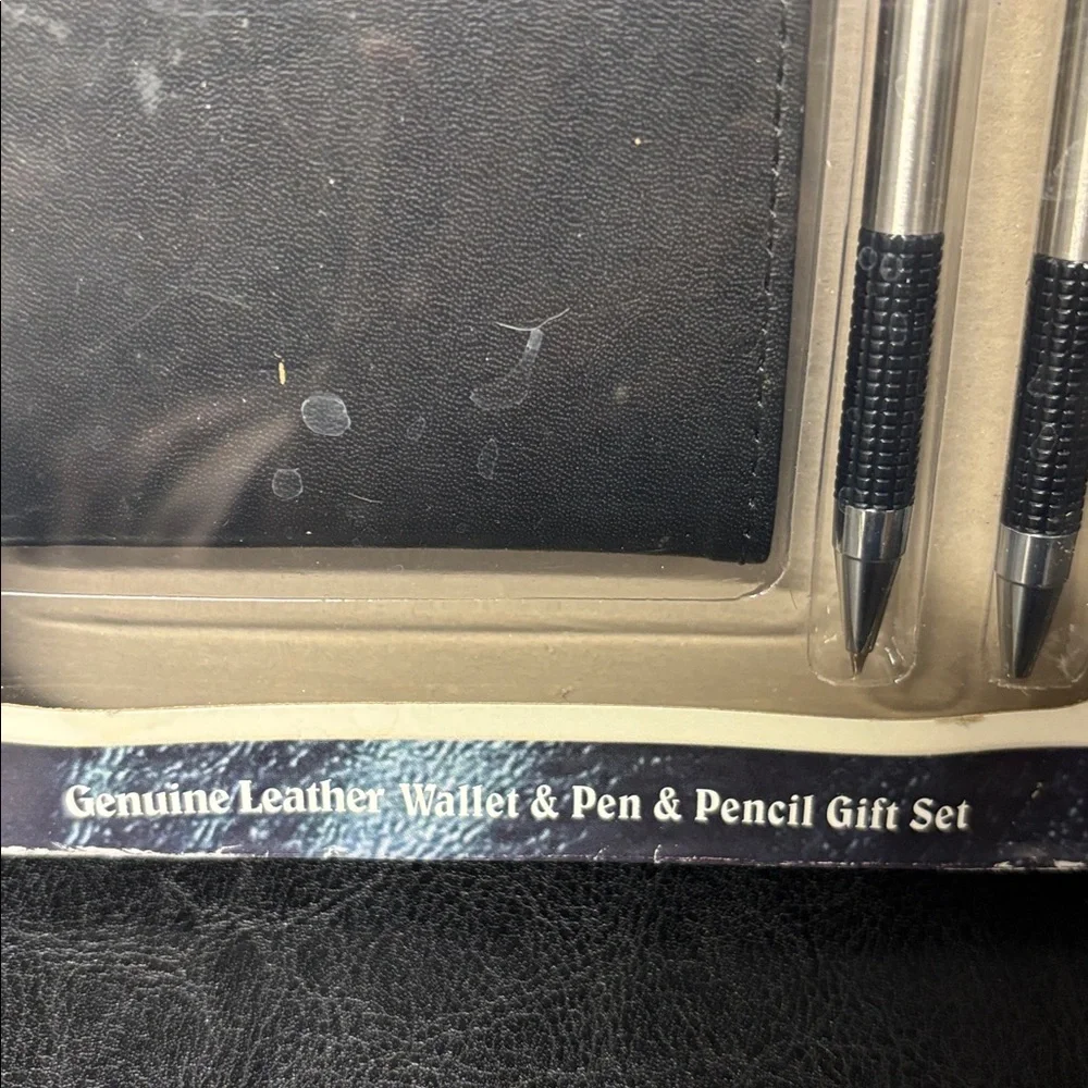 New in box, English Leather Wallet and Pen Set